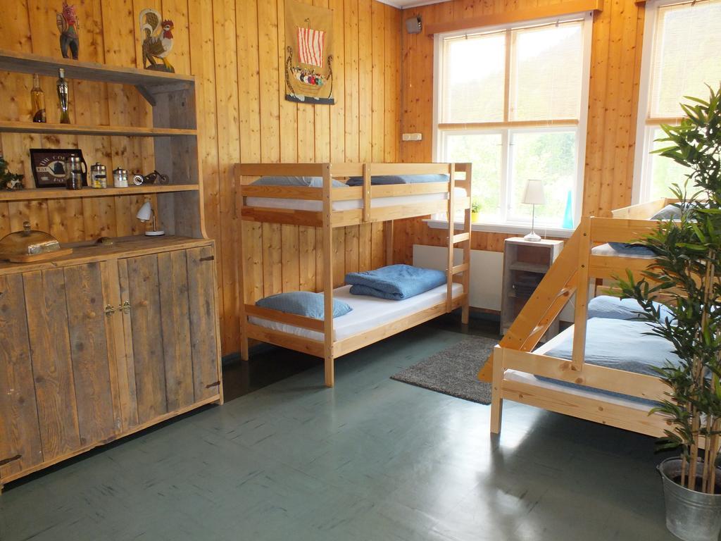 Appartement Henseid Skole à Hennseid Extérieur photo